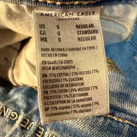 Light-Wash American Eagle Jeans Size 0 Regular Inseam 25 inches straight - Picture 11 of 11